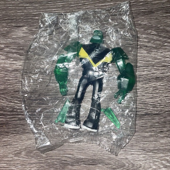 Cartoon Network Ben 10‎ Transforming Ben To Diamondhead Figure Playmates - Picture 2 of 3